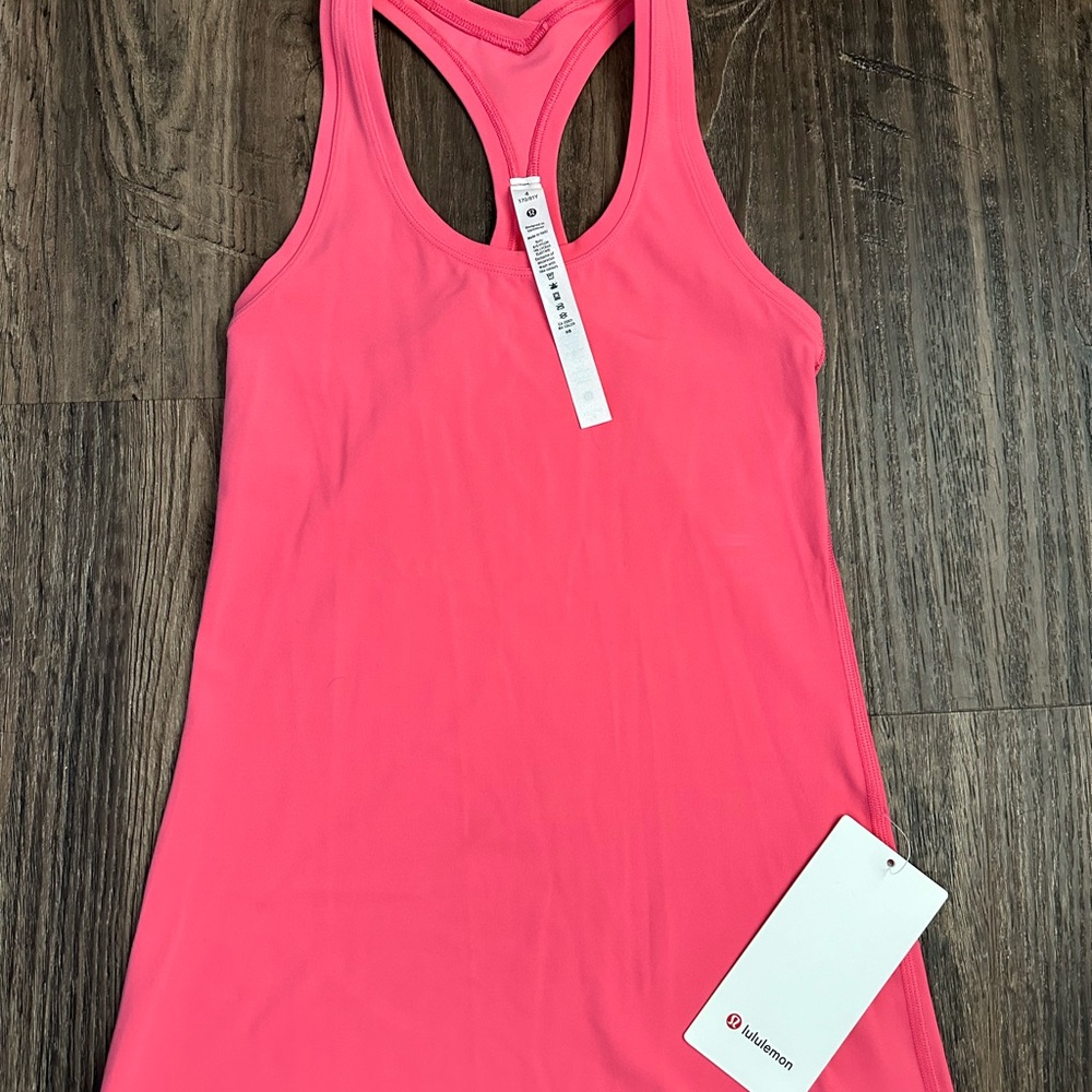 NWT Cool Razorback Tank Top *Nulu